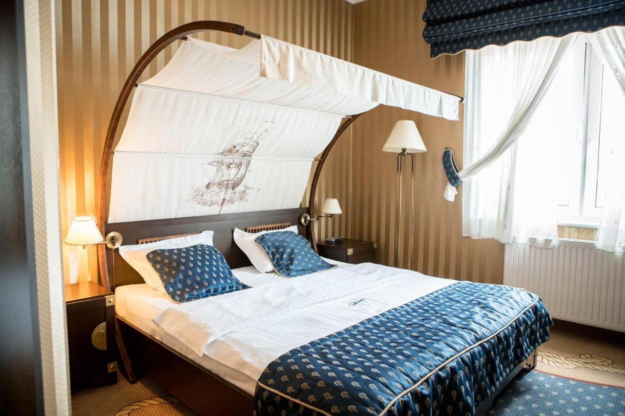 Shuma Hotel Dabrowa Gornicza Ngoại thất bức ảnh