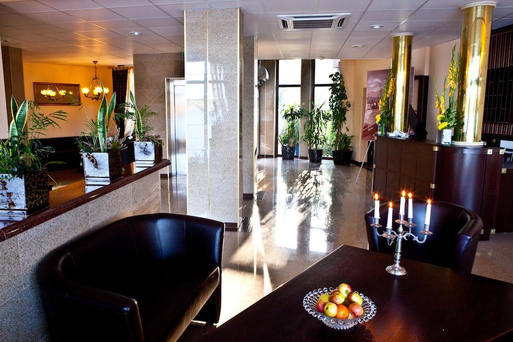 Shuma Hotel Dabrowa Gornicza Ngoại thất bức ảnh