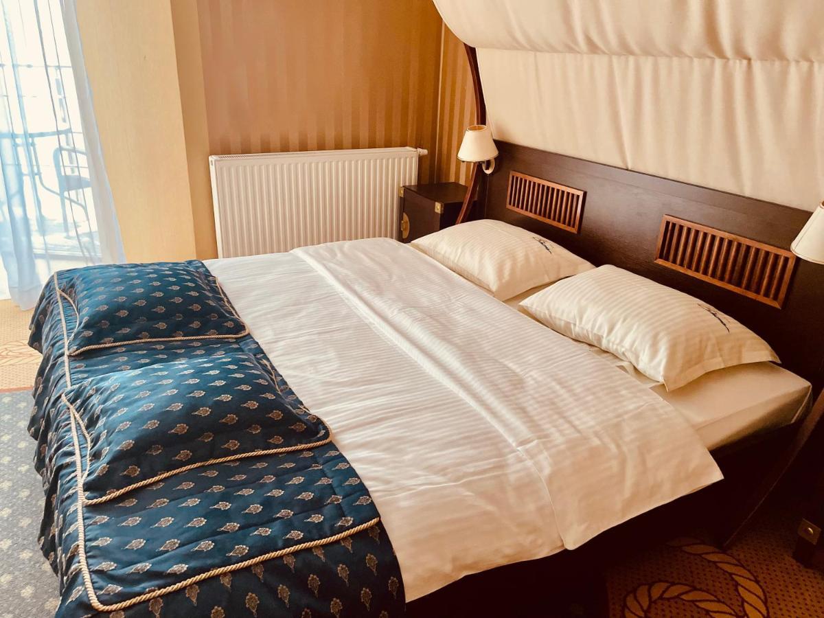 Shuma Hotel Dabrowa Gornicza Ngoại thất bức ảnh