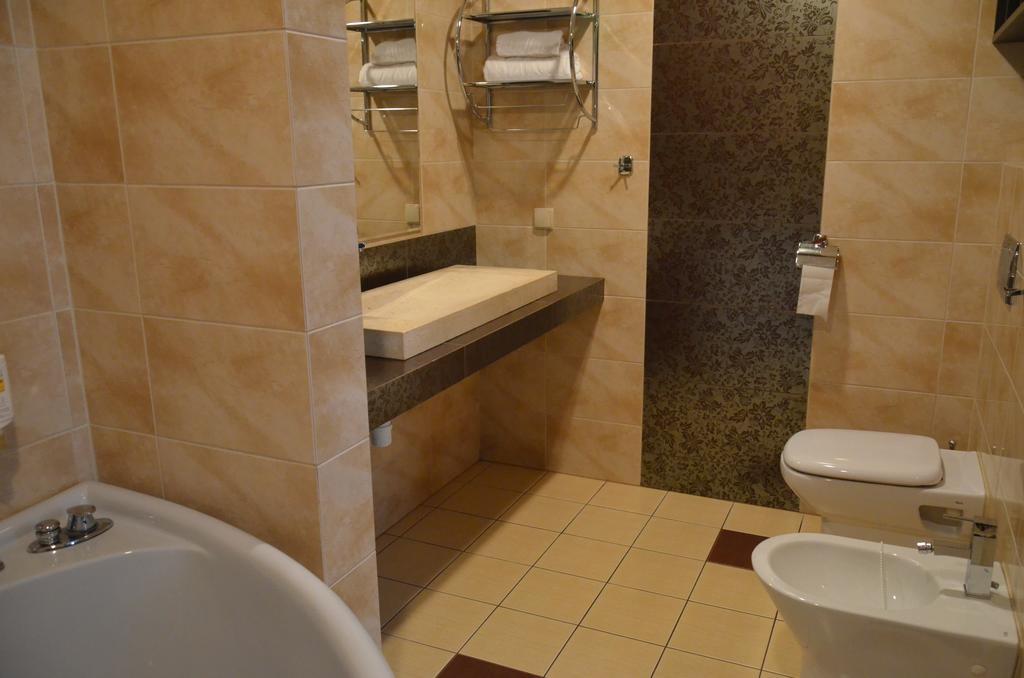 Shuma Hotel Dabrowa Gornicza Ngoại thất bức ảnh