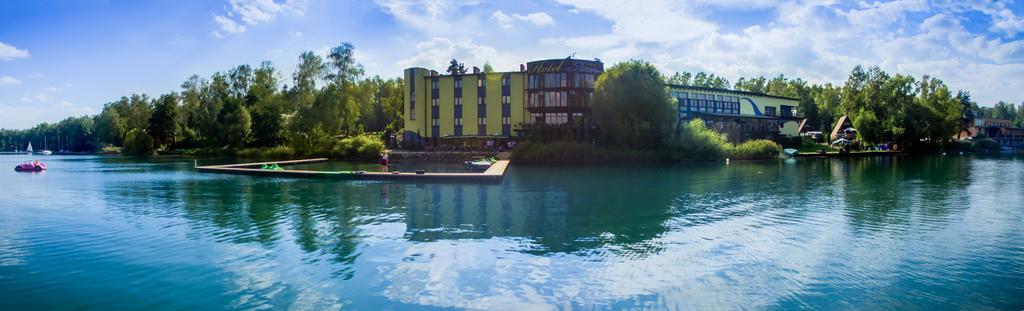 Shuma Hotel Dabrowa Gornicza Ngoại thất bức ảnh