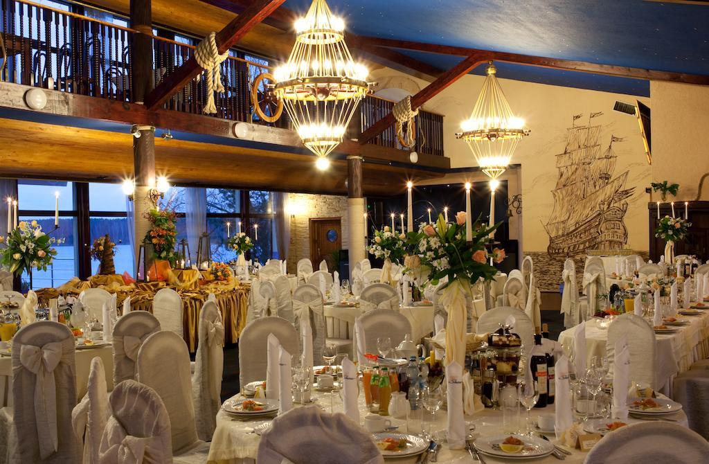 Shuma Hotel Dabrowa Gornicza Ngoại thất bức ảnh
