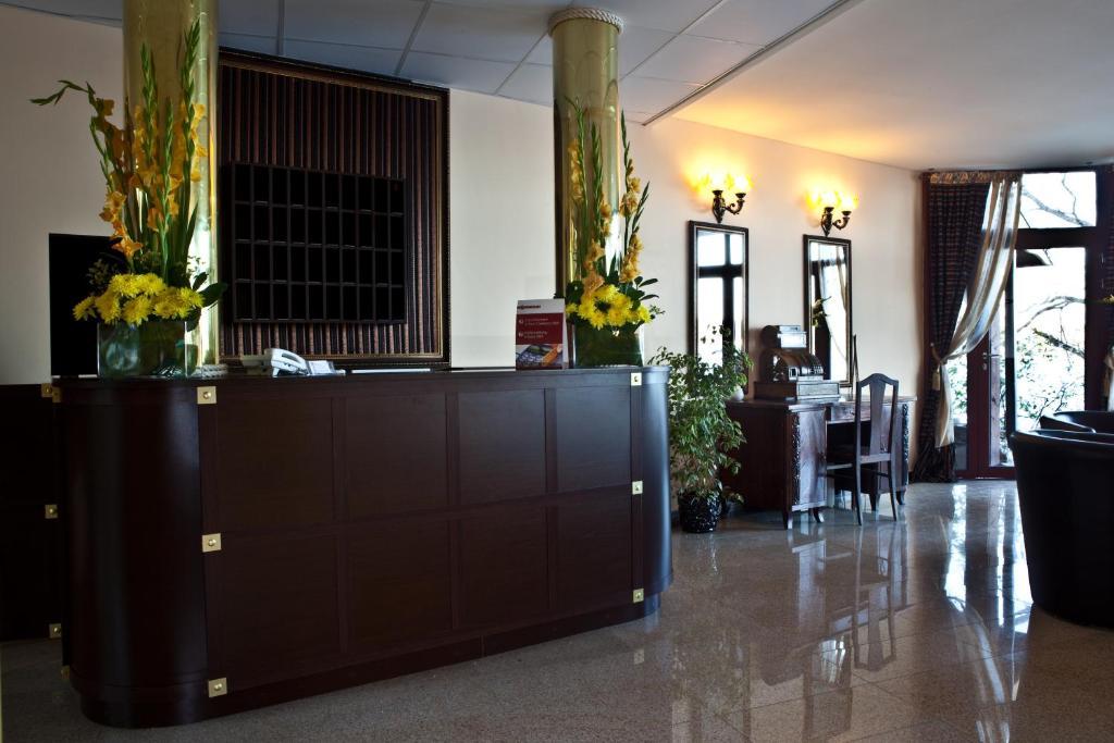 Shuma Hotel Dabrowa Gornicza Ngoại thất bức ảnh